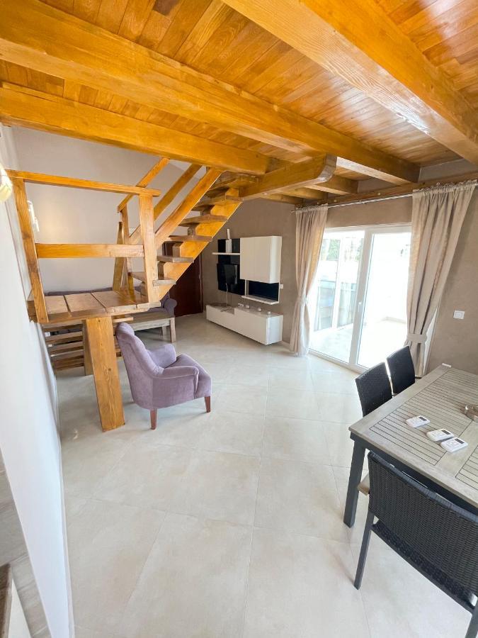 Apartments Harris Ulcinj Esterno foto