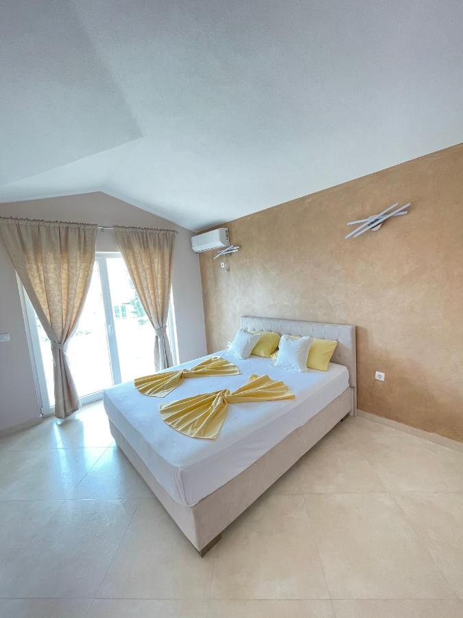 Apartments Harris Ulcinj Esterno foto