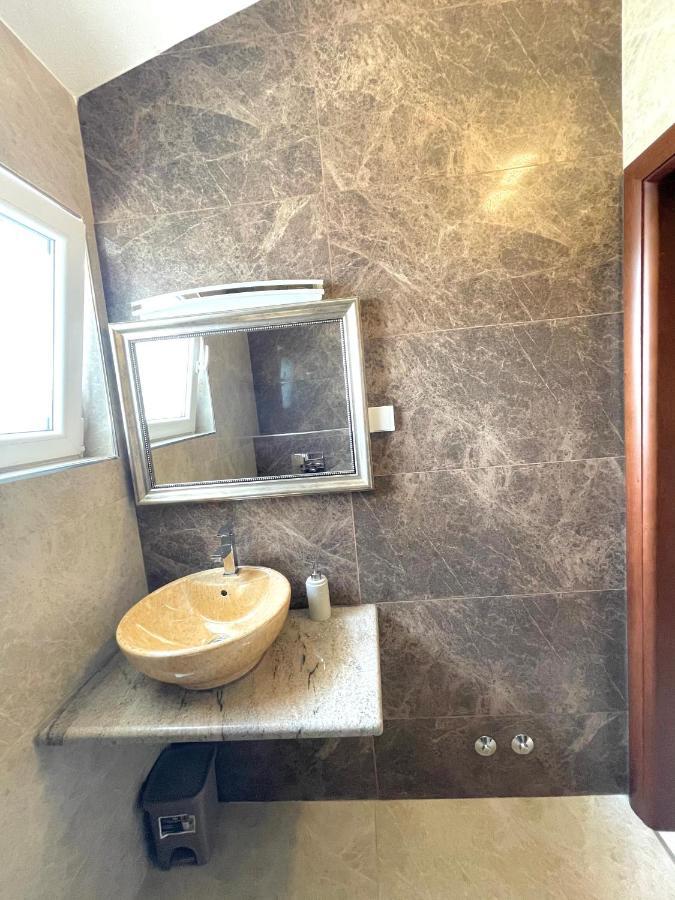 Apartments Harris Ulcinj Esterno foto